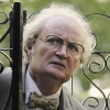 Jim Broadbent profilképe